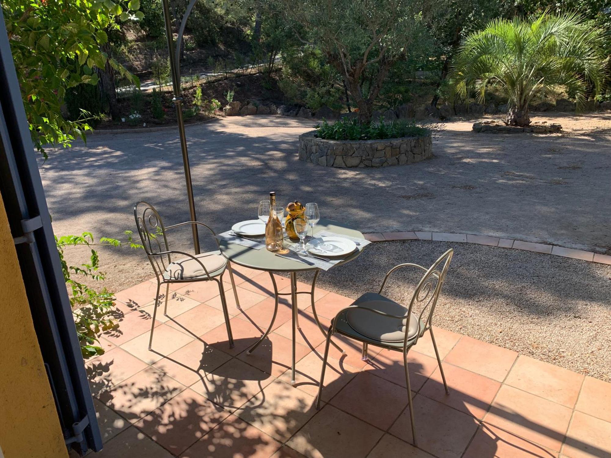 Sous Les Pins Parasols Vidauban Exterior foto